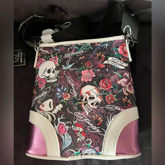 🌹💀 Ed Hardy Skull & Roses Crossbody bag. NWT - Picture 5 of 9